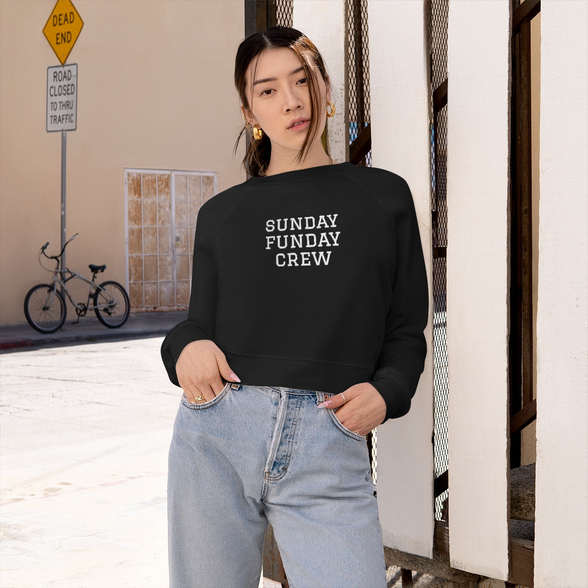 SUNDAY FUNDAY CREW Women's Cropped Fleece Pullover